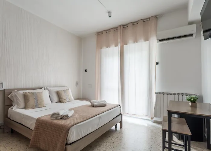 Napoli Fly Guest House 290